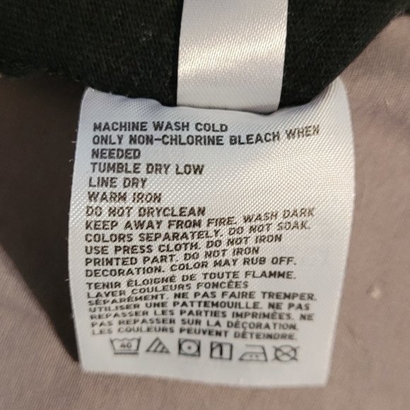 Medium Uniqlo Capcom Street Fighter II Shirt - Picture 8 of 11